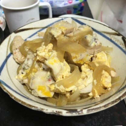 普通の親子丼よりもヘルシーで、チキンも柔らかいためオススメです！